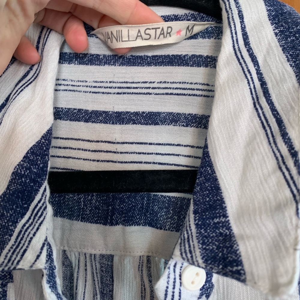 Button down blouse - Picture 2 of 3